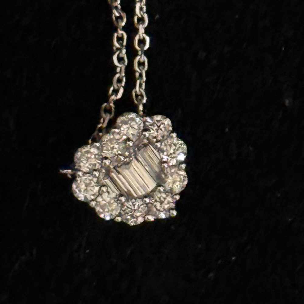 Elegant 14k White Gold Diamond Heart Pendant Necklace
